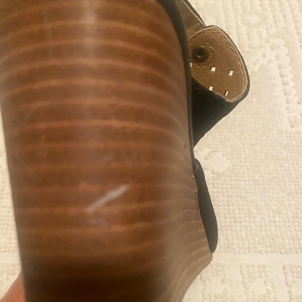 Lucky Brand Black Wedge Sandals - Picture 8 of 8